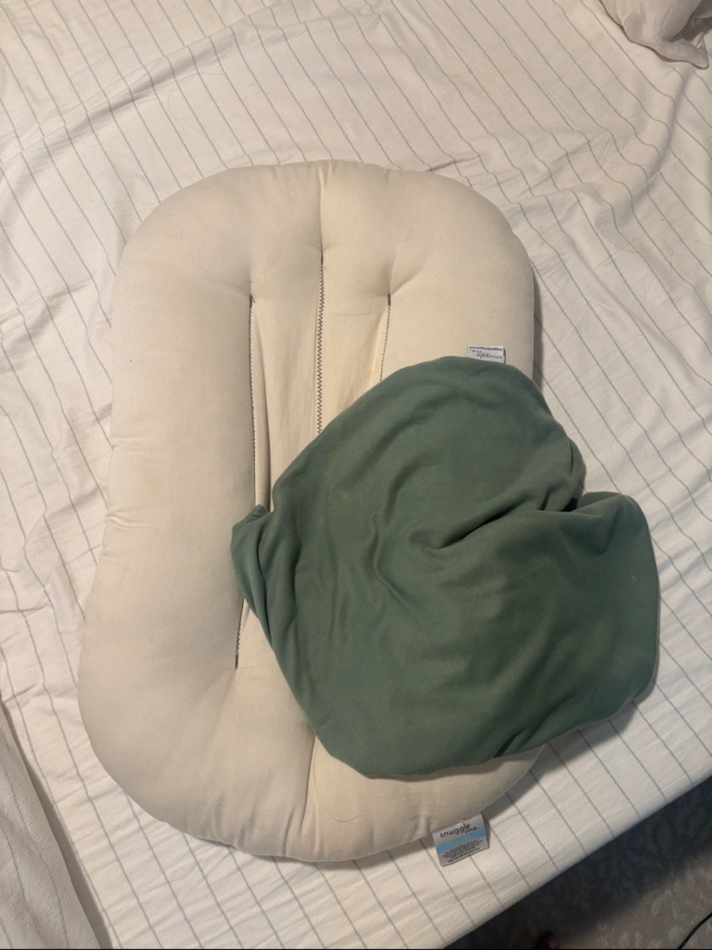 Snuggle Me Organic Infant Lounger with cover